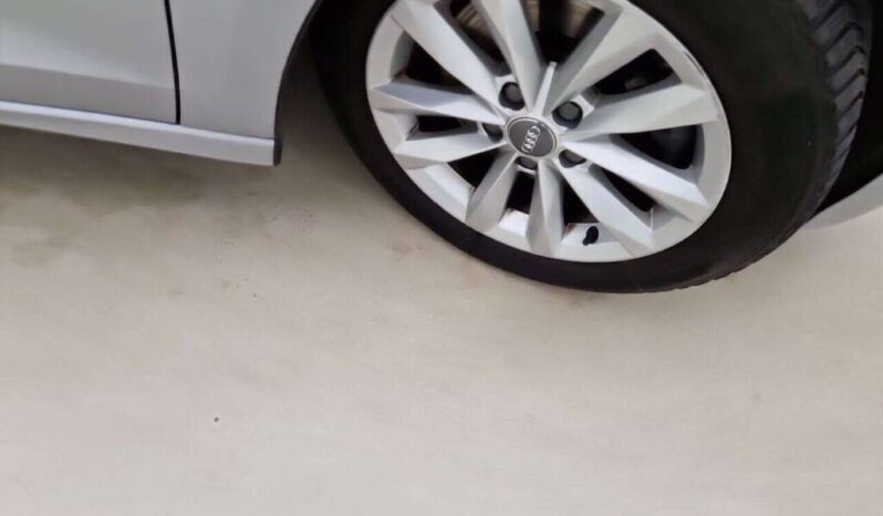 
								Audi A3 1.0 30 TFSI full									