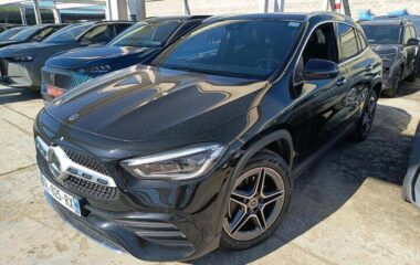 MERCEDES BENZ GLA 250 E AMG LINE