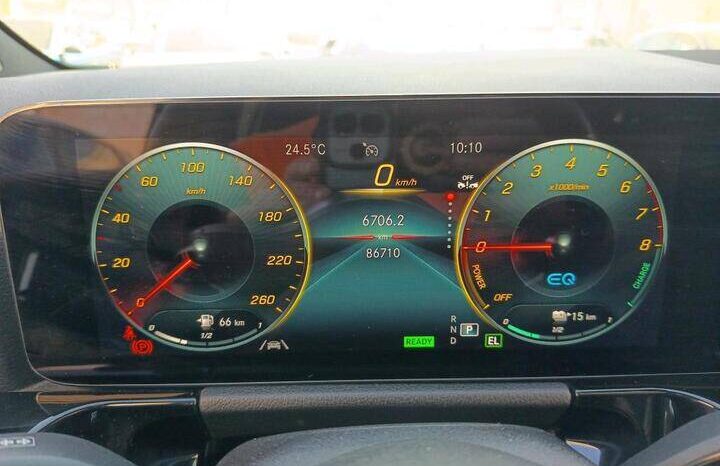 
								MERCEDES BENZ GLA 250 E AMG LINE full									