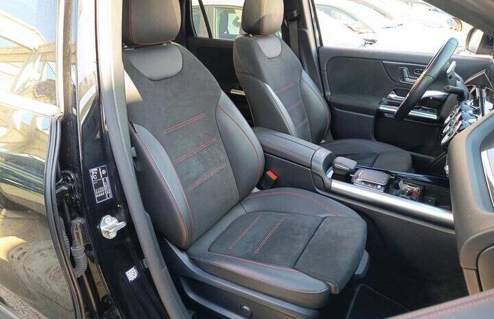 
								MERCEDES BENZ GLA 250 E AMG LINE full									
