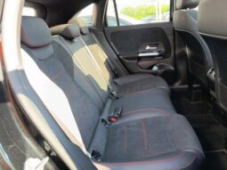 
										MERCEDES BENZ GLA 250 E AMG LINE full									