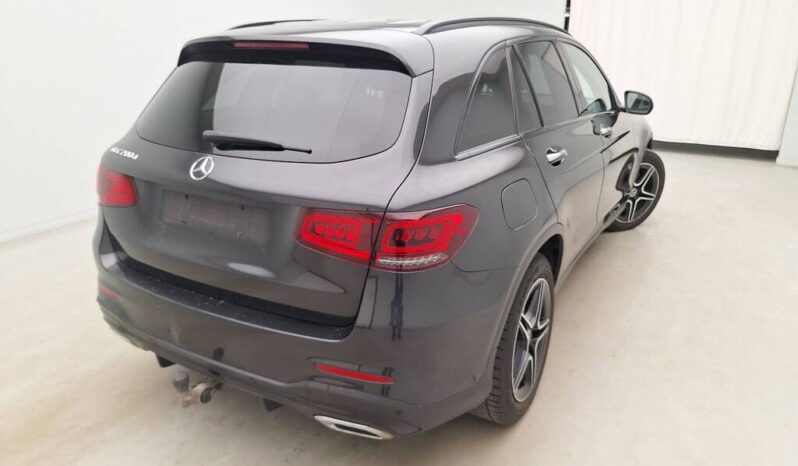 
								Mercedes GLC 200d AMG full									