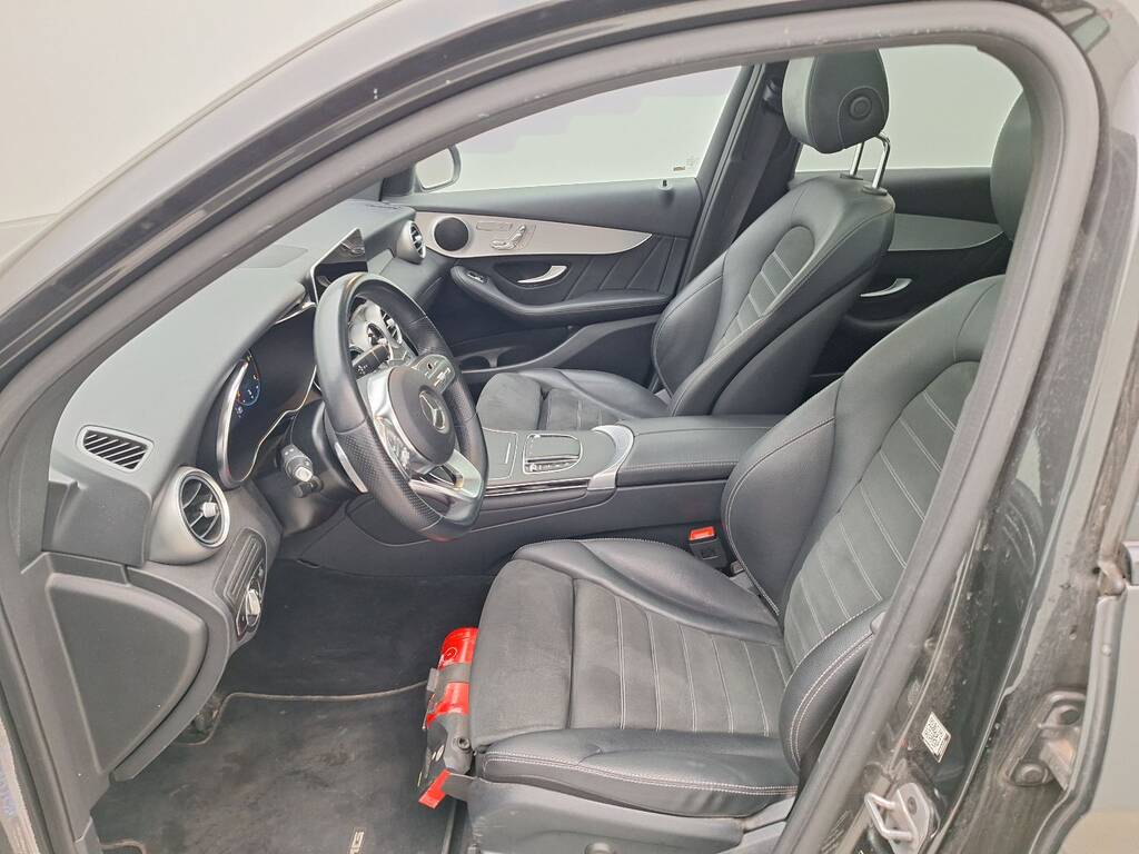 
								Mercedes GLC 200d AMG full									