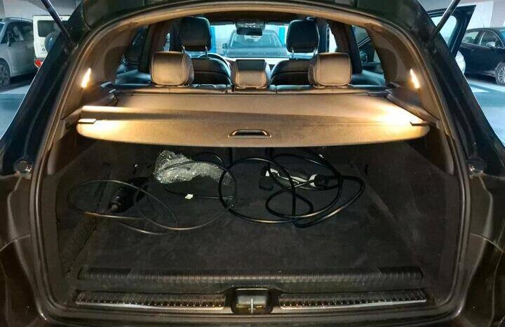 
								Mercedes GLC 300e Plug-In Hybrid full									